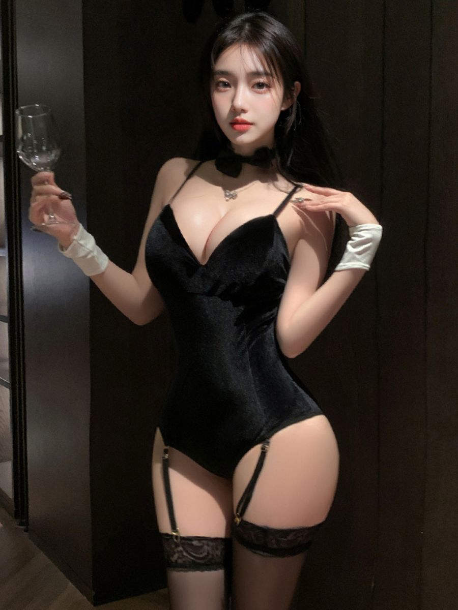 Elegant Bunny Girl Cosplay Set - Premium Tailored Casino Outfit blesssafe